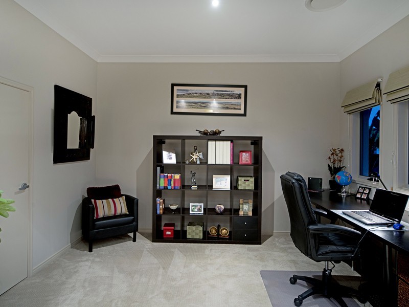2 Onshore Place, Helensvale QLD 4212