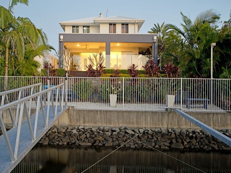 2 Onshore Place, Helensvale QLD 4212