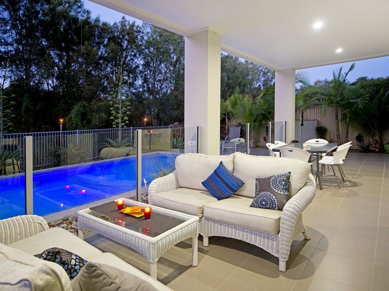 34 Rhodium Crescent, Hope Island QLD 4212