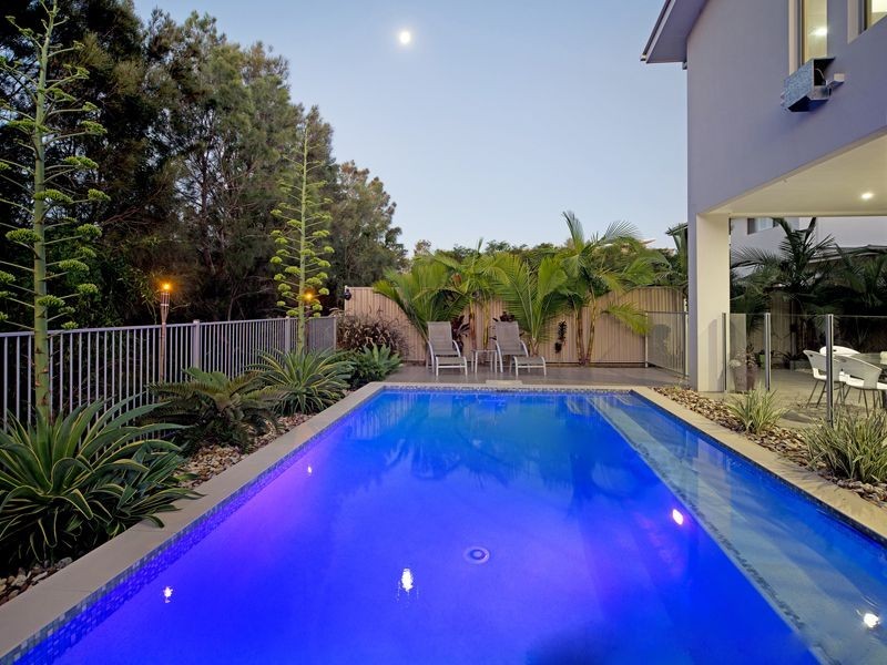 34 Rhodium Crescent, Hope Island QLD 4212