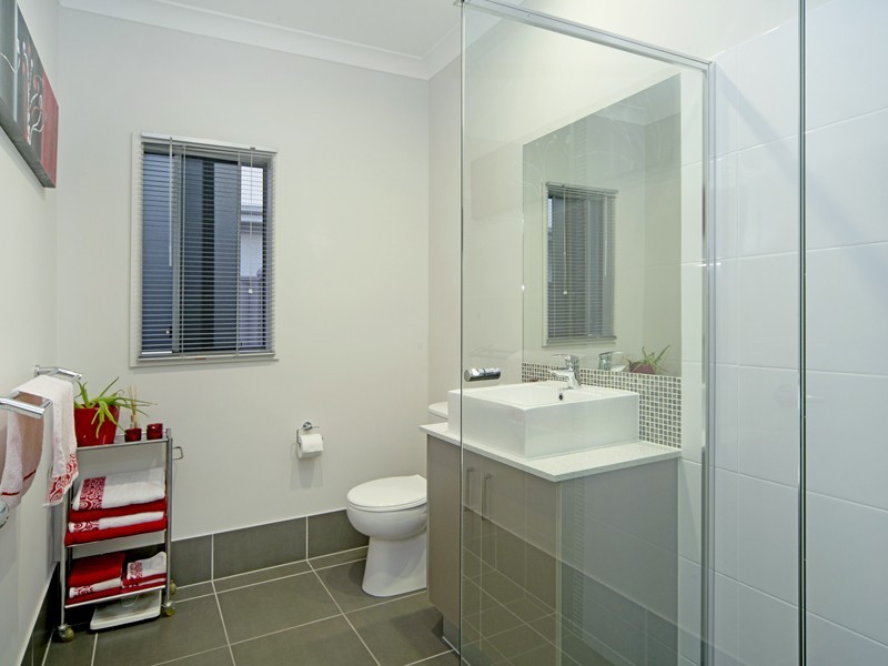 34 Rhodium Crescent, Hope Island QLD 4212