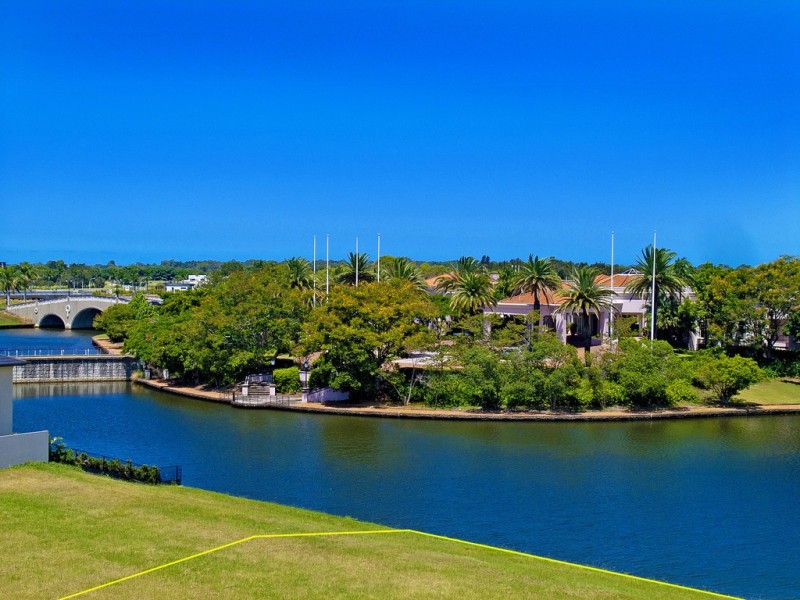 6182 Bolsena Circuit, Hope Island QLD 4212