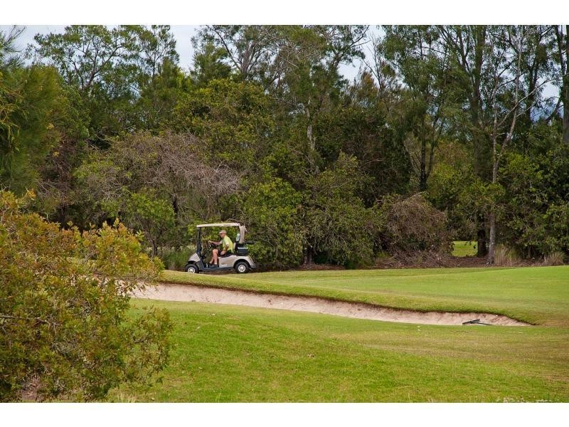 9105 Peter Senior Drive, Hope Island QLD 4212