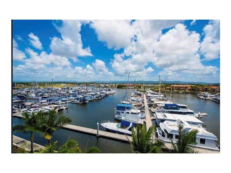 9105 Peter Senior Drive, Hope Island QLD 4212