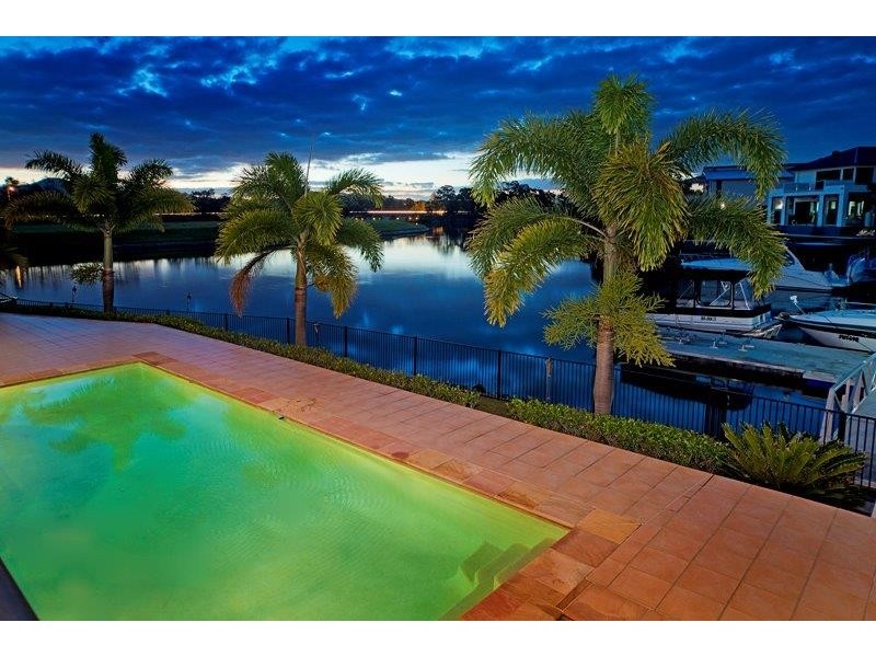 26 Ferrymans Court, Helensvale QLD 4212