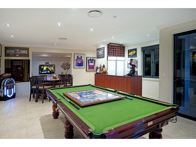 26 Ferrymans Court, Helensvale QLD 4212