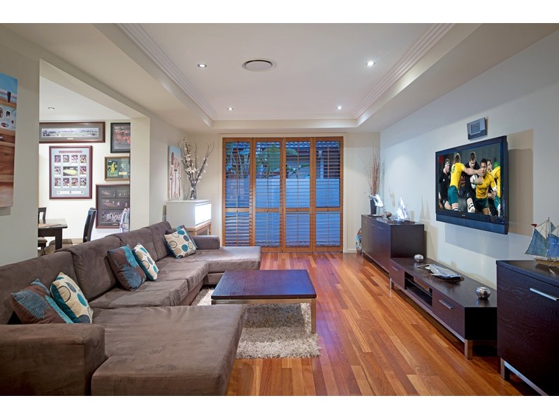 26 Ferrymans Court, Helensvale QLD 4212