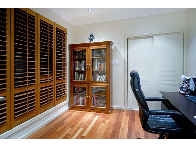 26 Ferrymans Court, Helensvale QLD 4212