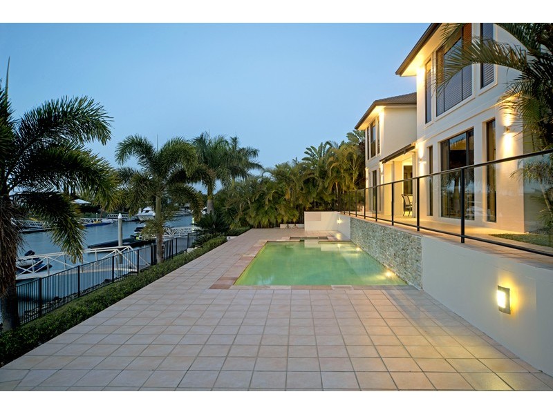 26 Ferrymans Court, Helensvale QLD 4212