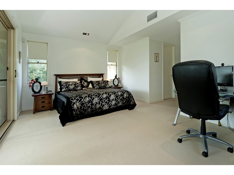 6129 Bolsena Cct, Hope Island QLD 4212