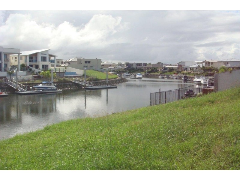 33 Southaven Dve, Helensvale QLD 4212