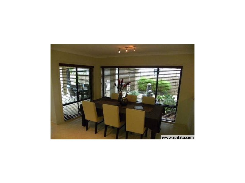 36 Ferrymans Court, Helensvale QLD 4212