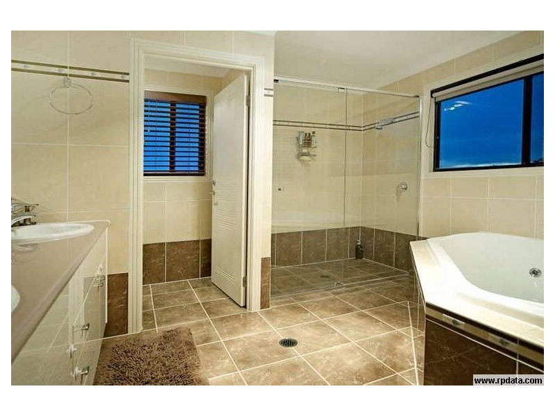 36 Ferrymans Court, Helensvale QLD 4212