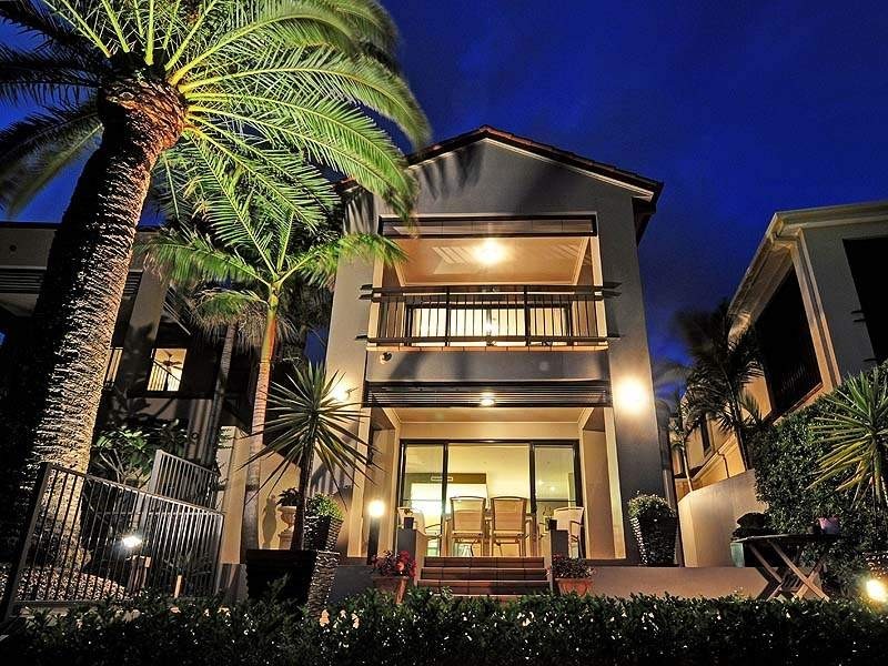 1505 Rosebank Way West, Hope Island QLD 4212