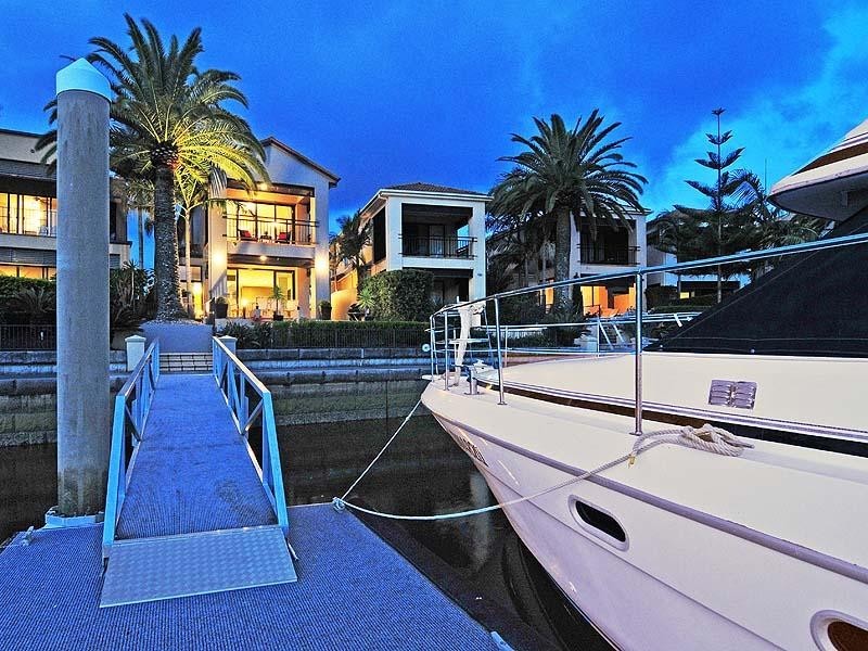 1505 Rosebank Way West, Hope Island QLD 4212