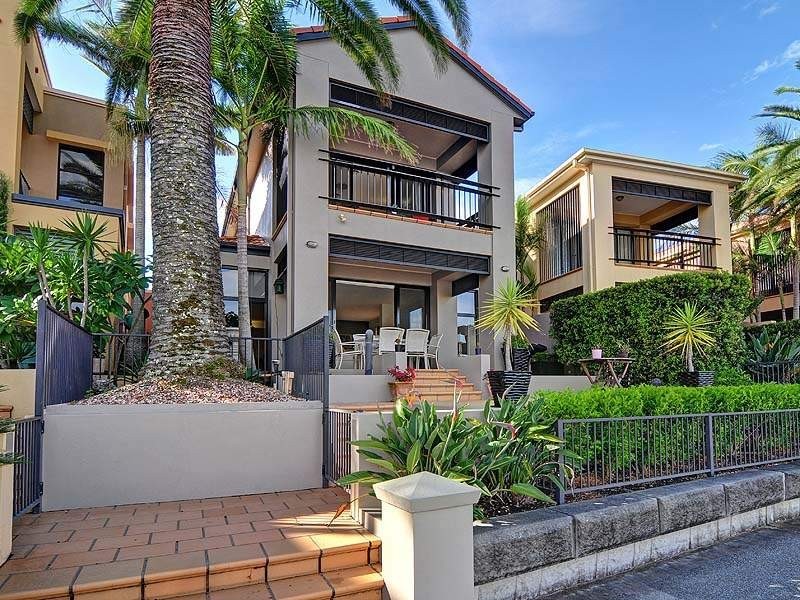 1505 Rosebank Way West, Hope Island QLD 4212