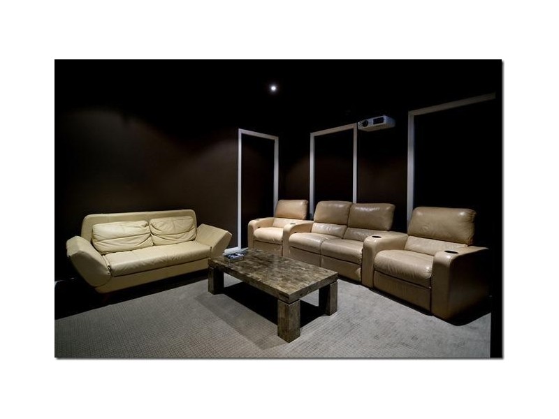 1667 Riverdale Drive, Hope Island QLD 4212