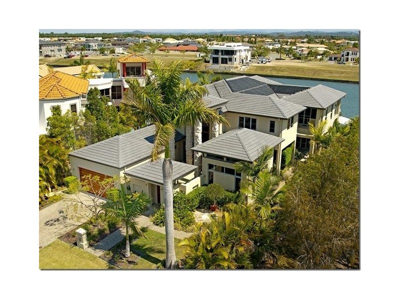 1667 Riverdale Drive, Hope Island QLD 4212