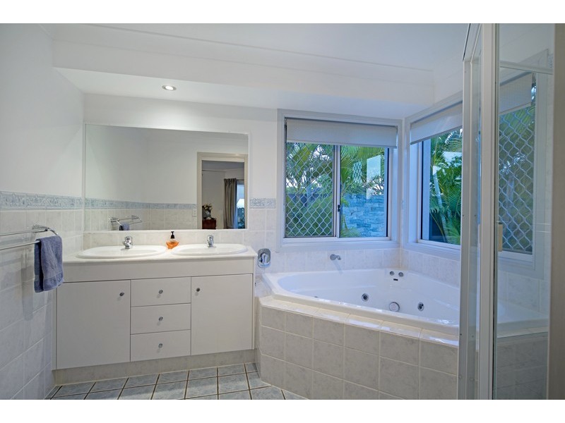 18 Wisemans Court, Helensvale QLD 4212