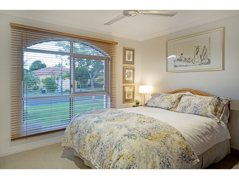 18 Wisemans Court, Helensvale QLD 4212