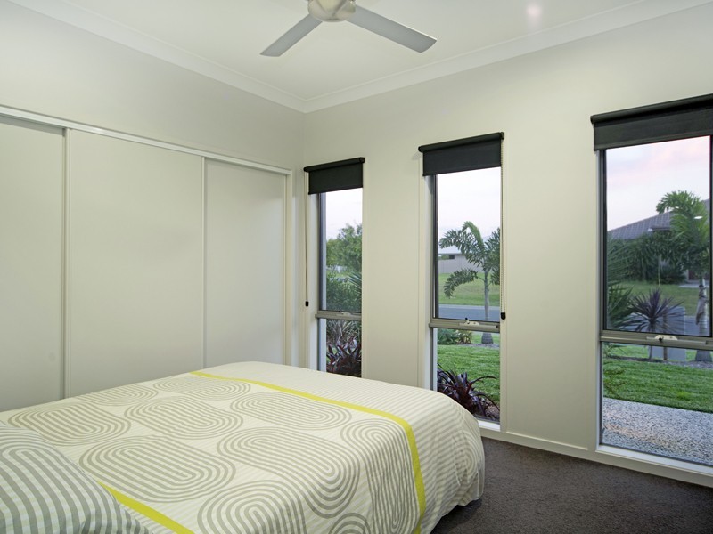 34 Rhodium Crescent, Hope Island QLD 4212