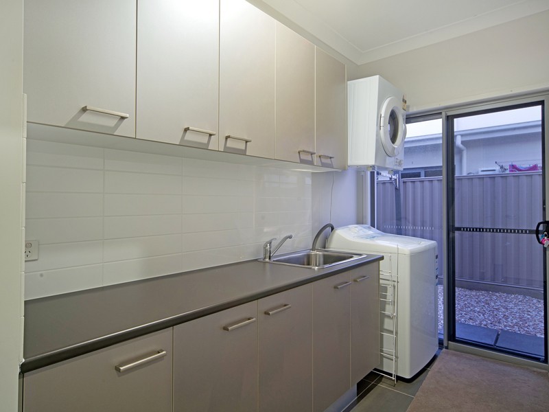 34 Rhodium Crescent, Hope Island QLD 4212