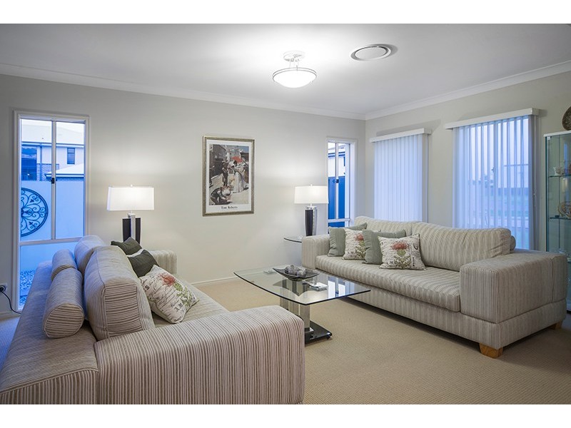 19 Temple Island Circuit, Oxenford QLD 4210