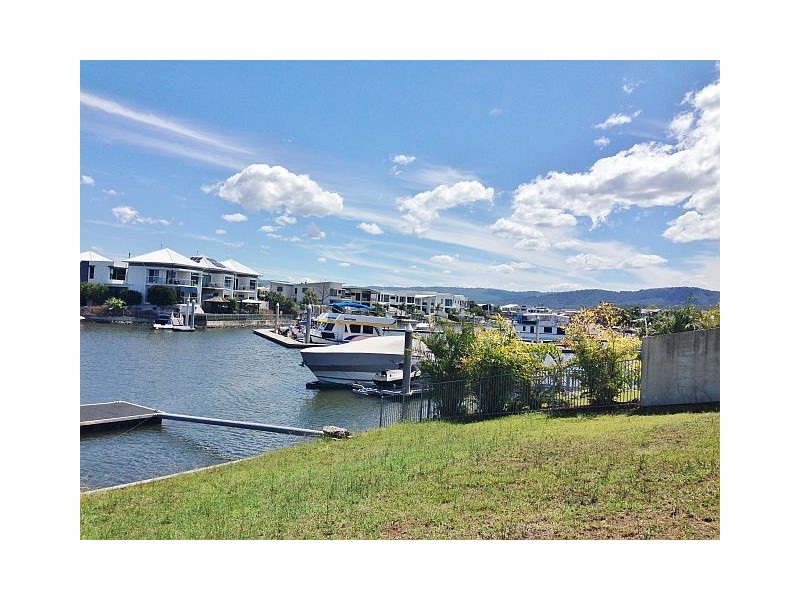 40 Quayside Drive, Helensvale QLD 4212