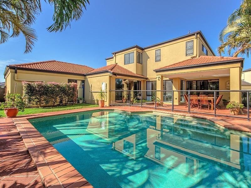 4 Dallow Crescent, Helensvale QLD 4212