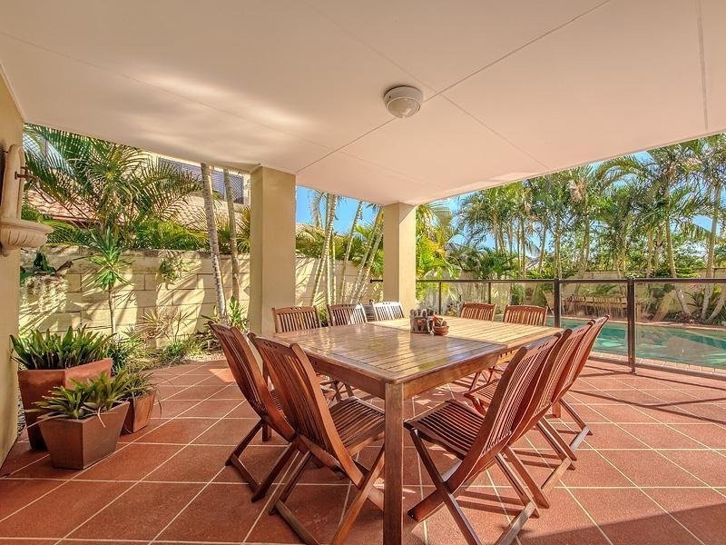 4 Dallow Crescent, Helensvale QLD 4212