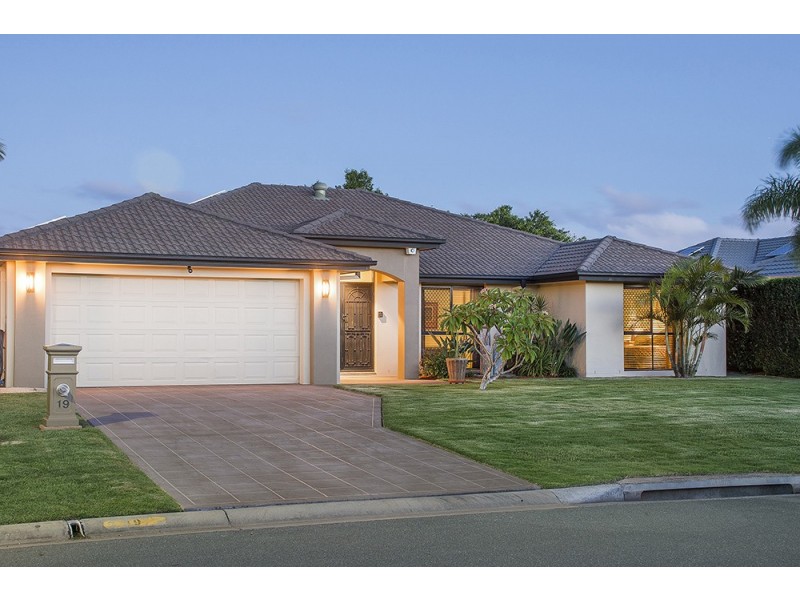 19 Dallow Crescent, Helensvale QLD 4212
