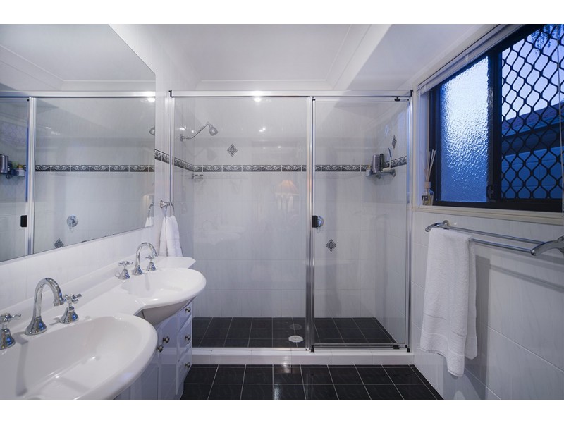 19 Dallow Crescent, Helensvale QLD 4212