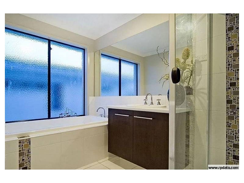 59 Coomera Court, Helensvale QLD 4212