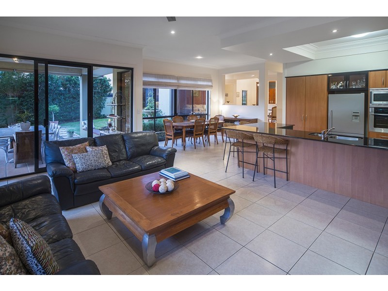 3147 Riverleigh Drive, Hope Island QLD 4212