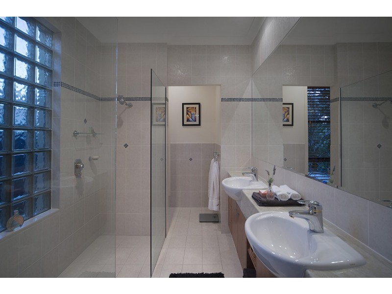 3147 Riverleigh Drive, Hope Island QLD 4212