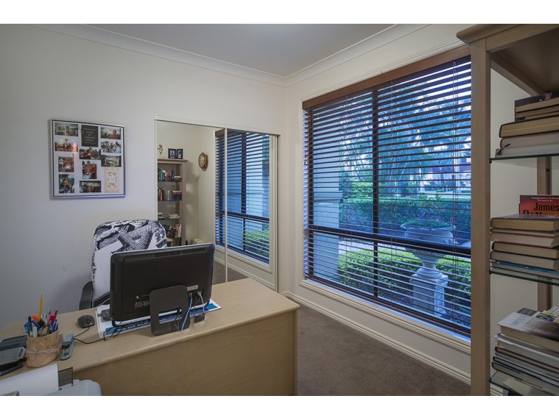 3147 Riverleigh Drive, Hope Island QLD 4212