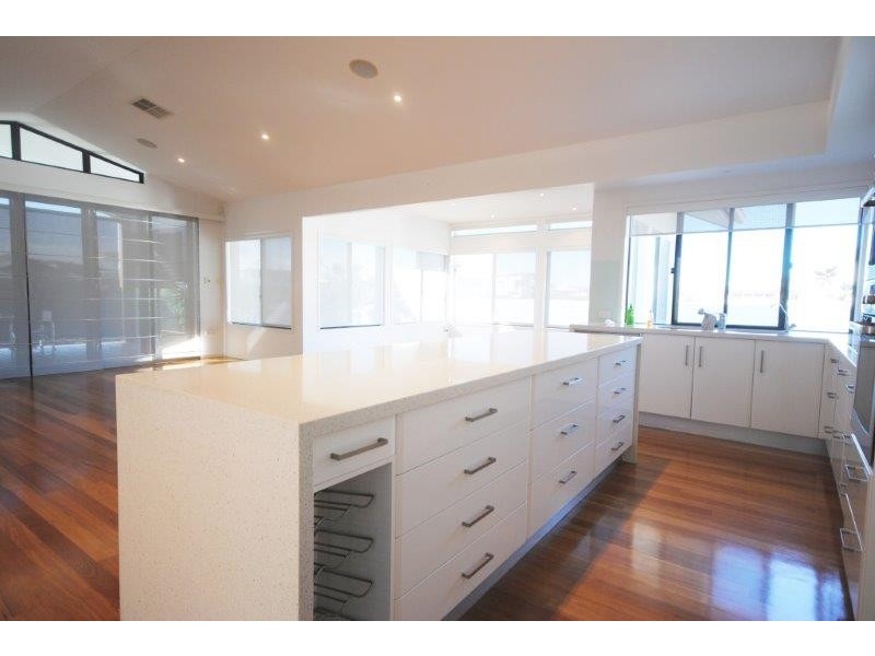 37 Southaven Drive, Helensvale QLD 4212