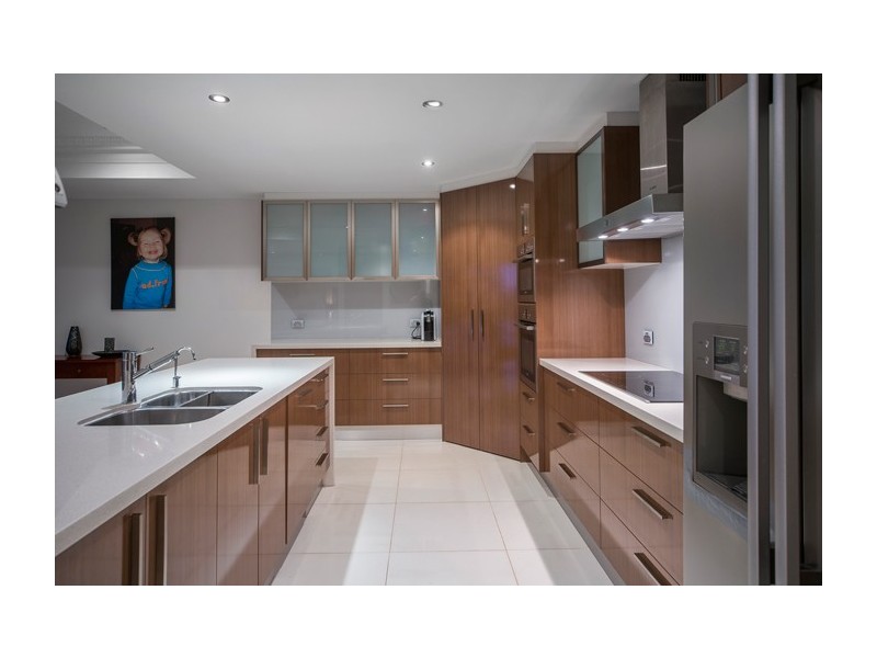 1663 Riverdale Drive, Hope Island QLD 4212