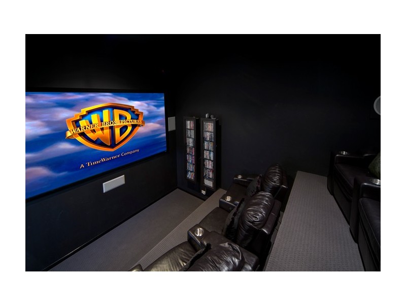 1663 Riverdale Drive, Hope Island QLD 4212