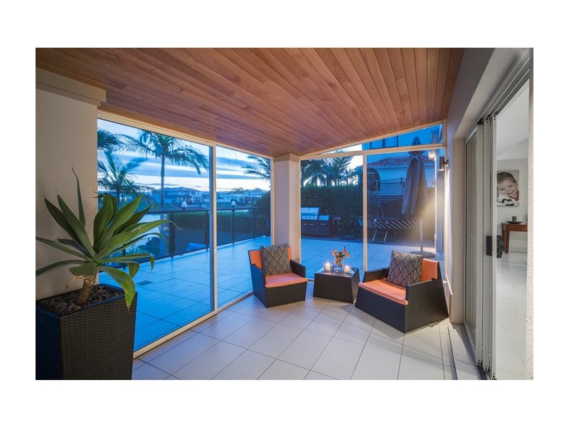 1663 Riverdale Drive, Hope Island QLD 4212