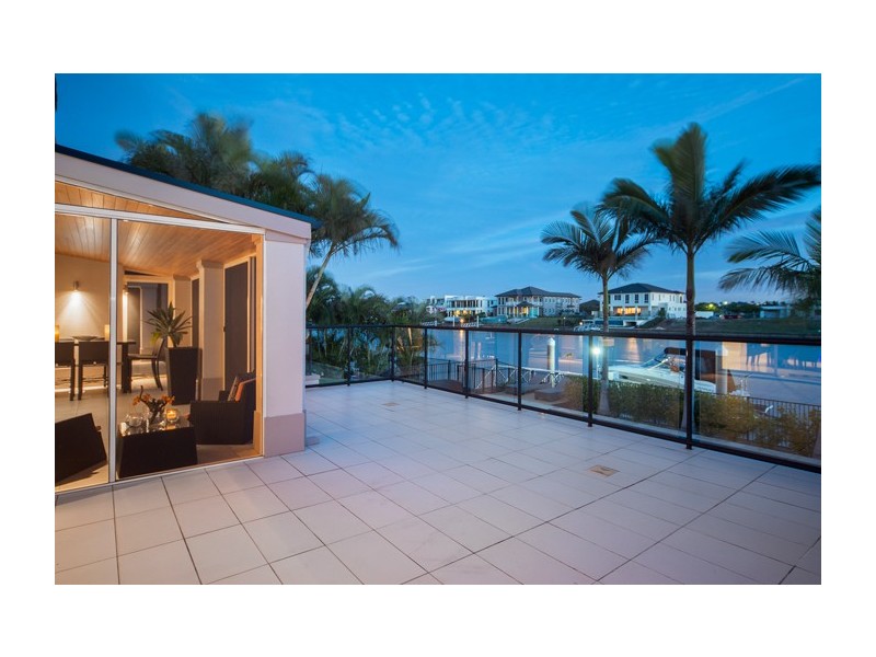 1663 Riverdale Drive, Hope Island QLD 4212