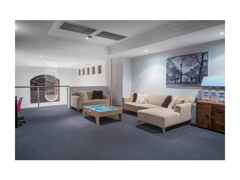 1663 Riverdale Drive, Hope Island QLD 4212