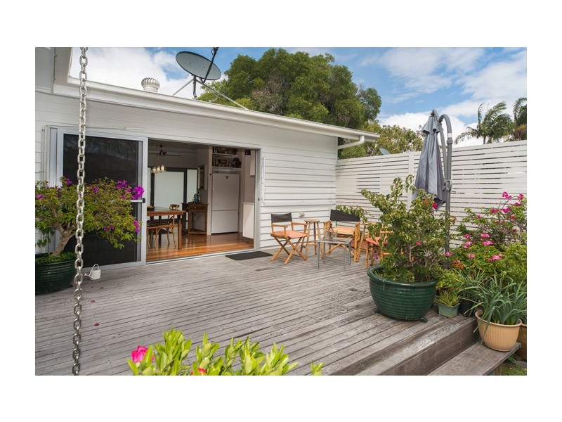 41 Victor Avenue, Paradise Point QLD 4216
