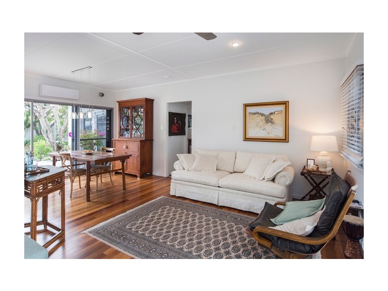 41 Victor Avenue, Paradise Point QLD 4216
