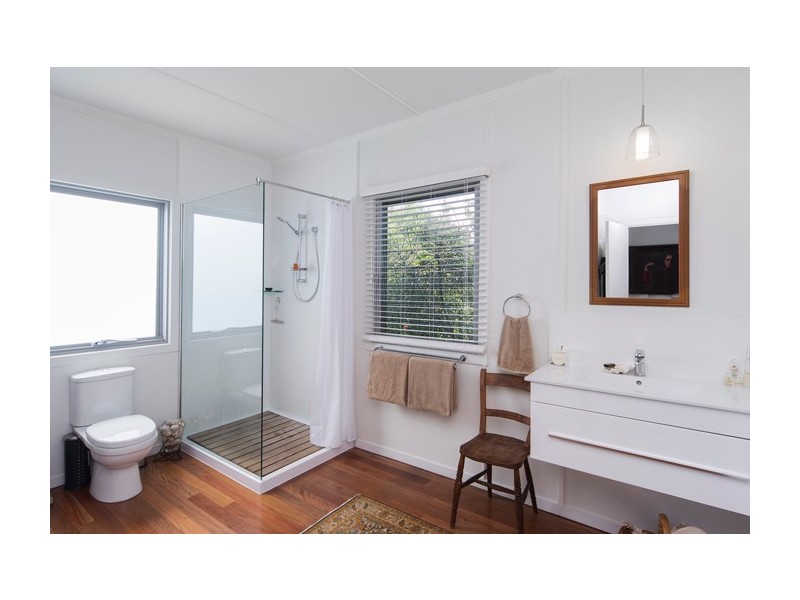 41 Victor Avenue, Paradise Point QLD 4216