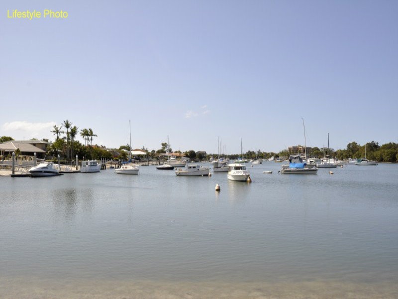 41 Victor Avenue, Paradise Point QLD 4216