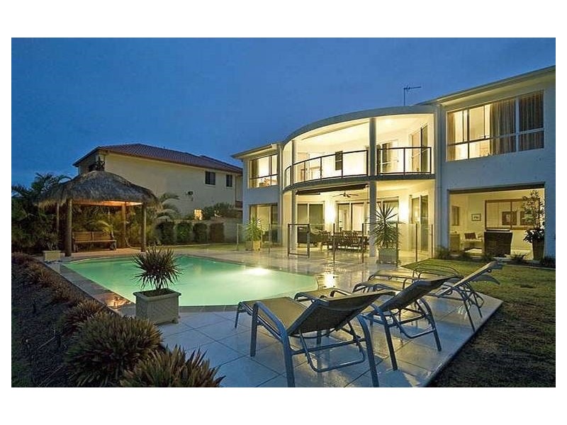 16 Eastpark Waters, Helensvale QLD 4212