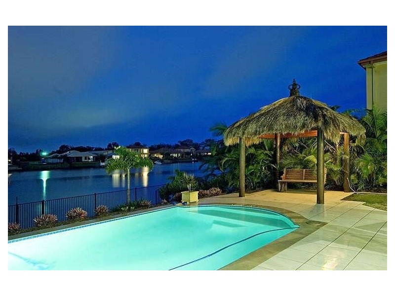 16 Eastpark Waters, Helensvale QLD 4212