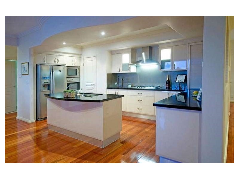 16 Eastpark Waters, Helensvale QLD 4212