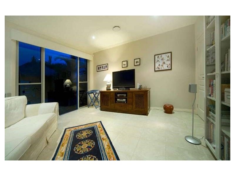 16 Eastpark Waters, Helensvale QLD 4212